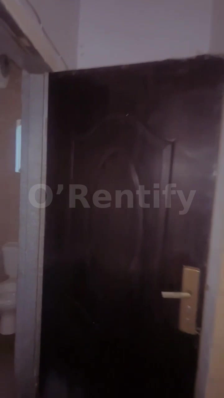 *TO LET* A spacious clean room self contain with AC at futa southgate, properly fenced with gate, in house security, war photo 5