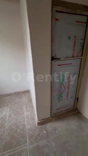JUST OUT 🏠🏠  A neat and secure shop inside a well-maintained compound with private toilet, personal prepaid meter, ful photo 3