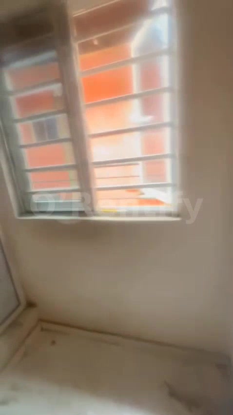 Roomself contain with pop, kitchen cabinet, security, car park, gated and fenced.   📍off Pedro road  Price :1m Caution photo 3