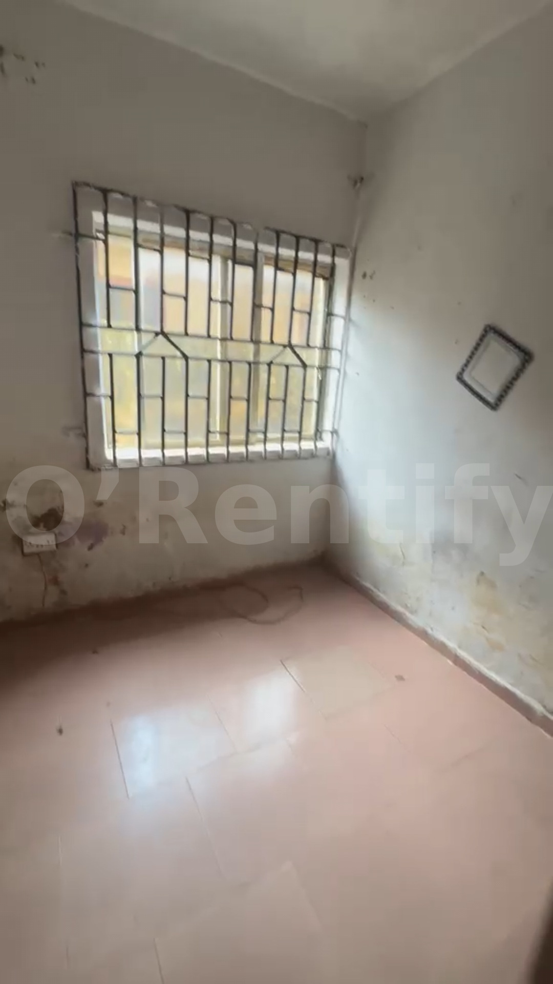 A sharp selfcontain at futa South gate 10mins walk to school gate  Features: 24/7 Running wa photo 4