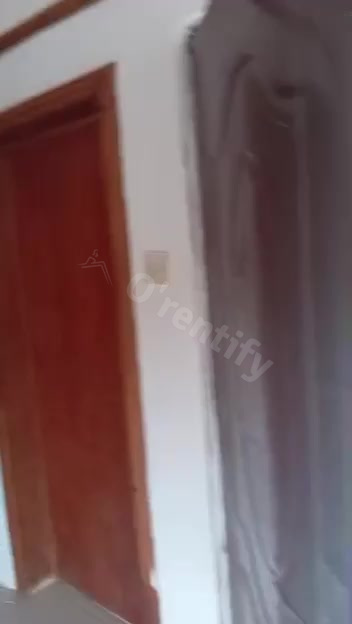 A room and palour, self-contained Available around road D6 Aula   ✓ Water running ✓ Electricity ✓ Privacy ✓ Well fenced photo 3