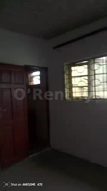 To let....   A standard spacious mini flat at sabo yaba..   Price .. 1.5m per anum 1 year rent   Ground floor photo 4