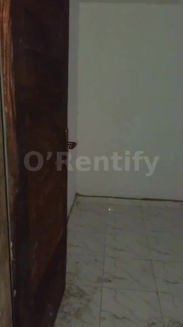 Miniflat at adekunle yaba Ground floor NOW Pay nd packin photo 3