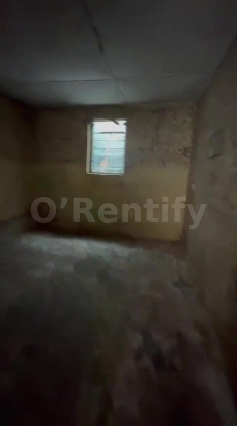 *LIVING LARGE👷🏾‍♂️* 📍Don’t scroll pass your future address   Cheap Roomself at off Odunsi rd bariga photo 4