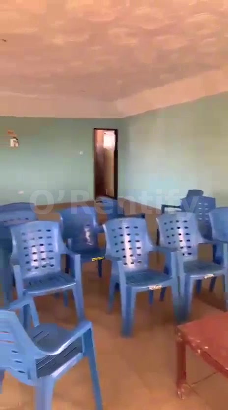A very conducive office space around futa area Akad all facilities with separate toilet  Rent ::::::750k  FHG allowed photo 5