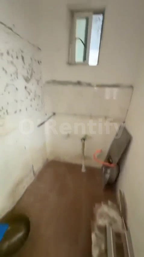 Neatly used, spacious and standard *ROOMSELF* in a secured environment, with POP, constant light, prepaid, easy accessib photo 5