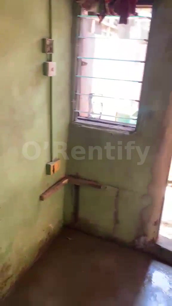 A Spaious Single room available for Rent at off ilaje road.  Rent 200k per annum photo 6