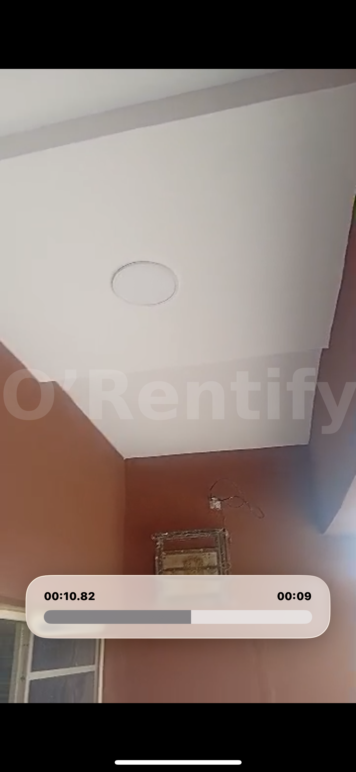 Just out 2 bedroom flat available photo 2