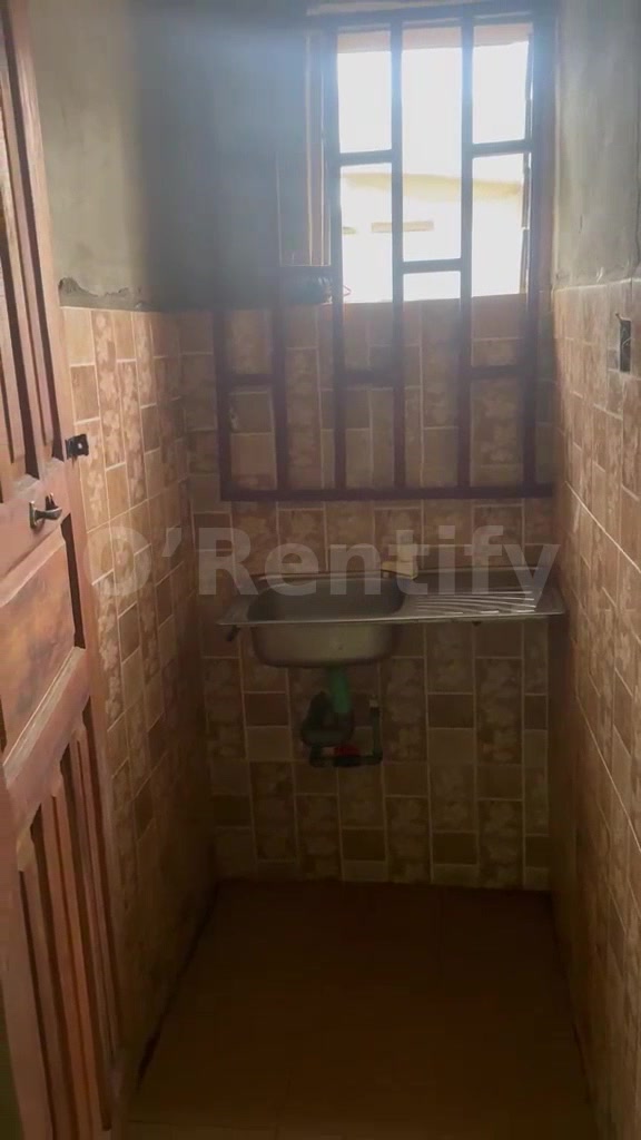 Another cute self con available at Westgate. Electricity Water Spacious Well secured photo 2