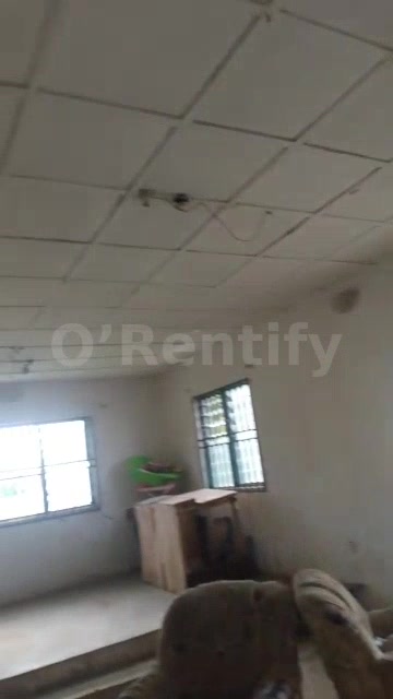 Just out 2 bedroom flat with very spacious parlor. 7 mins wall Wardrobe (2 sets, 2-3 doors each) at master's bedroom