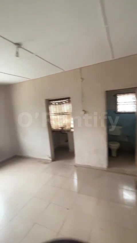 Very spacious selfcon available at futa west Gate
