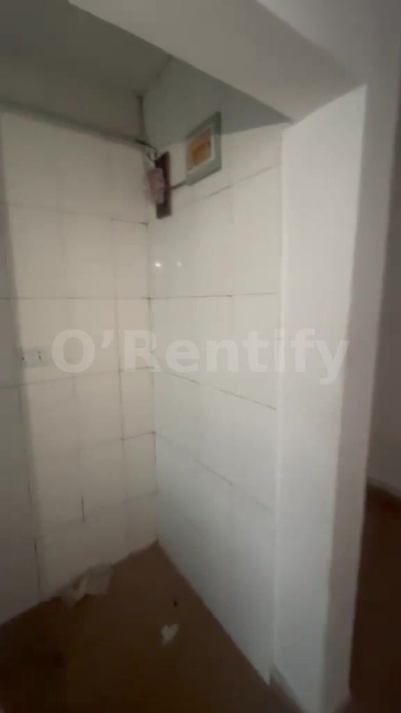 📍 MADE JUST FOR YOU   A norm Room-self on a ground floor at odunsi Road  BARIGA with car park… Rent 1M  Damag photo 3