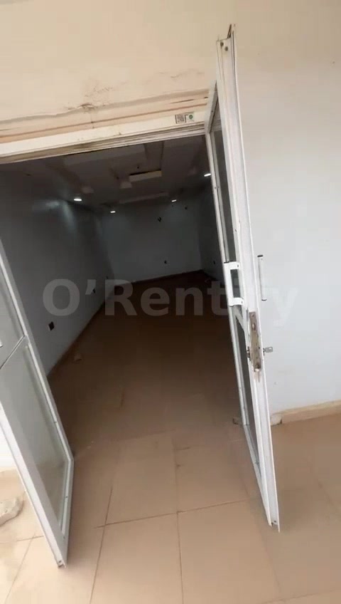 Big Shop at Onababaona with full POP Rent 700k..,... upstairs....A&B ESTATE CONSULTANT
