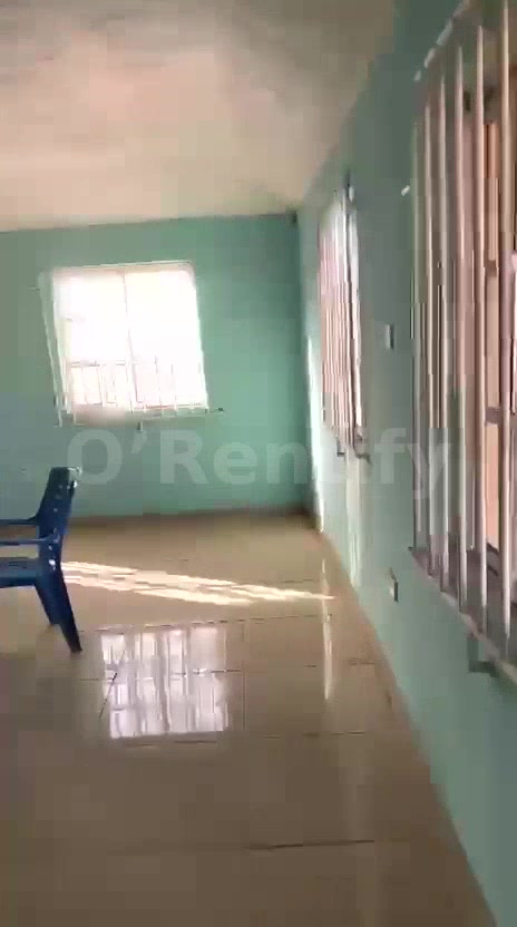 A very conducive office space around futa area Akad all facilities with separate toilet  Rent ::::::750k  FHG allowed photo 2