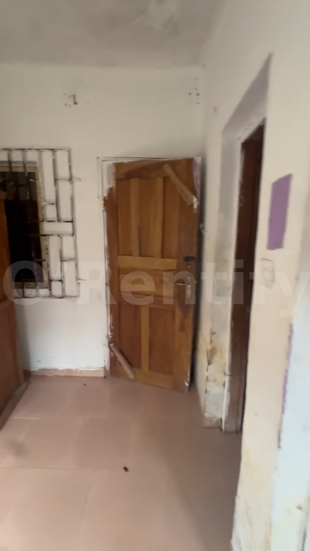 A sharp selfcontain at futa South gate 10mins walk to school gate  Features: 24/7 Running wa photo 2