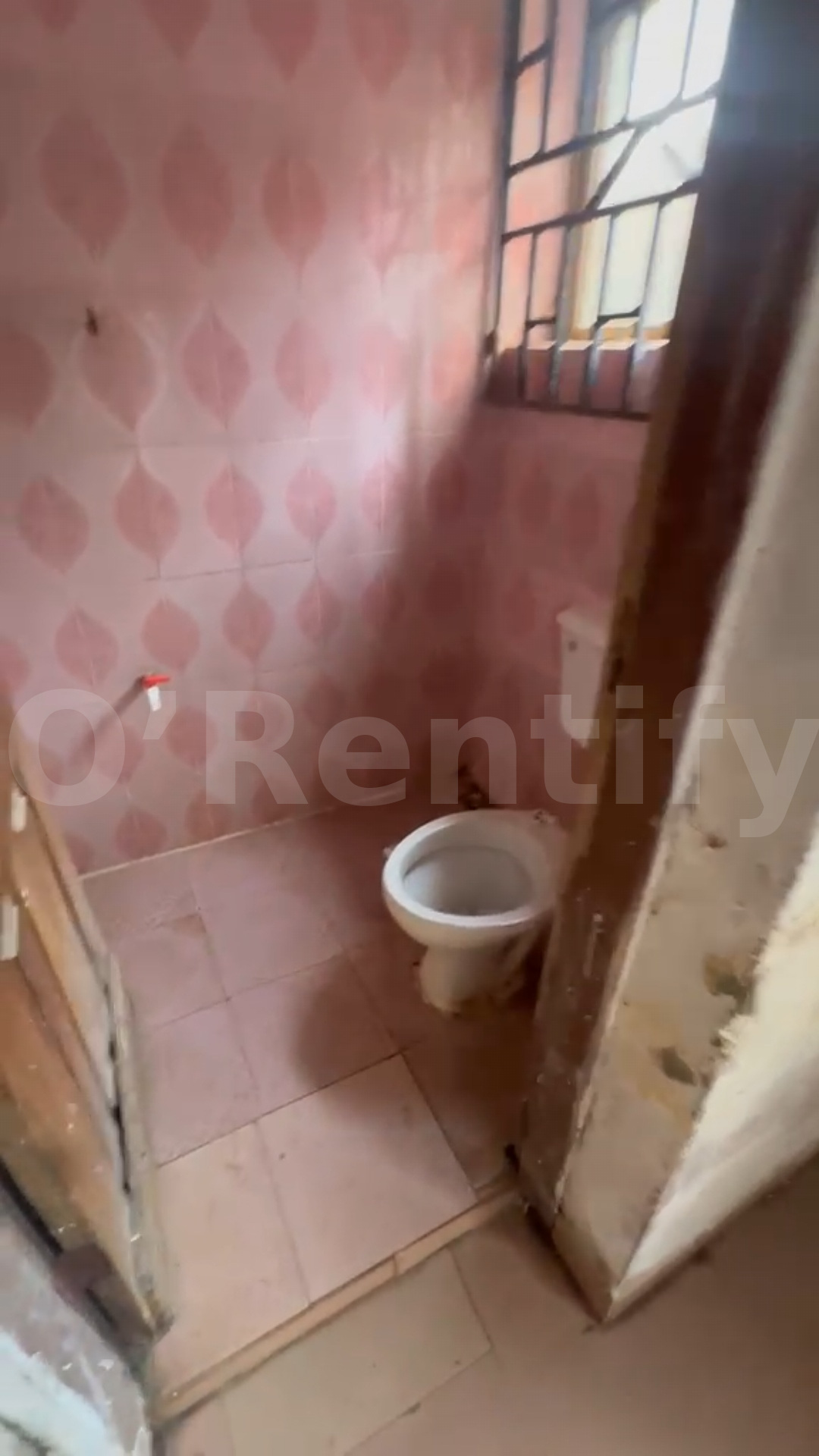 A sharp selfcontain at futa South gate 10mins walk to school gate  Features: 24/7 Running wa in Akure south, Ondo state