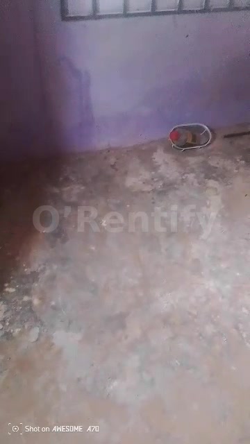 TO LET  A ROOM SELF CONTAIN @CAPITAL ZONE 10, HALF TILES, WELL WATER, FENCE.  RENT:#150K. photo 2