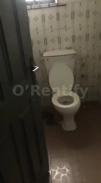 Very largely and spacious 2bed with wardrobe separate toilet and bath in a #2,500,000decent area of shomolu   Caution Fe photo 2