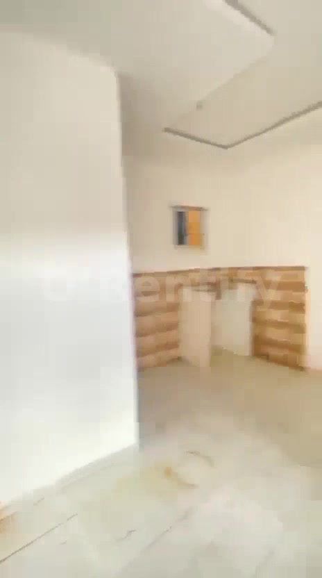 BASH ✌️   📍 MADE JUST FOR YOU   A norm room self at off ODUNSI road bariga…  Rent 900k  Damages 100k  Sc 100k photo 3