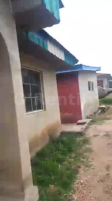 2 bedrooms flat at constain area ceiling,no running water, rent 300k, agreement 20k photo 4