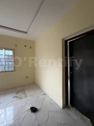 A Decent and standard Miniflat, ground floor with Full POP, very spacious, modern fittings, photo 3