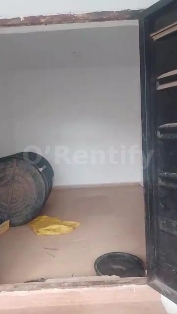 A shop to let, located at sussy hotel area Okrbaale, Rent is 200k without service charges. photo 2