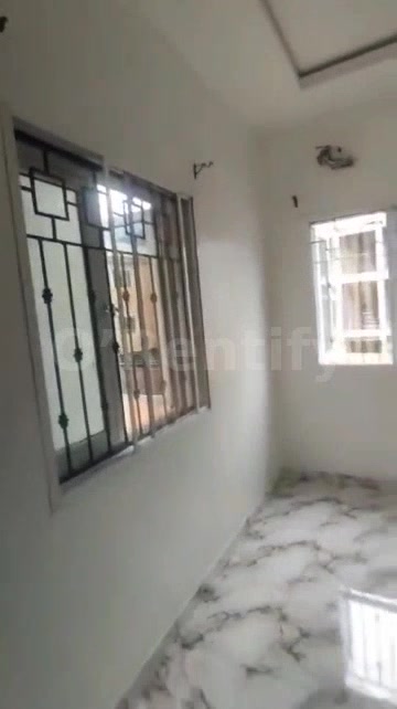 To let  A standard ROOMSELF contain at Shomolu off shipeolu rd  Rent 1m Sc 250k Caution 250k photo 5