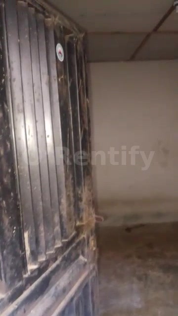 a neat spacious self con to let