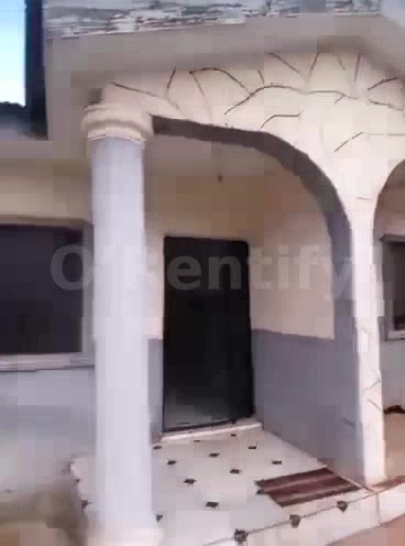 Super dope Two bedrooms flat to let at oritaobele rent 400k