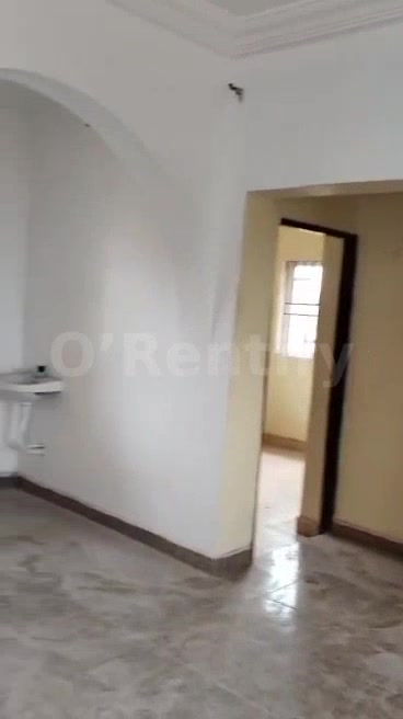 DOPE TWO BEDROOM POP ALL THRU WITH FULL MORDERN FACILITIES WARDROBE KITCHEN CABINET AVAILABLE TO LET AT ODA ROAD POJU HO photo 5