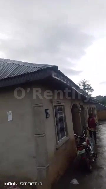 2 bed room flat is available at owode llesa rent 800k running with water fully tiler full Pop fence kitchen cabinets gat photo 3