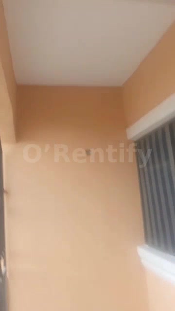 Newly built 2 bedroom flat available at boredun close to main road full pop full tiles water running 600k rent  Caution photo 4