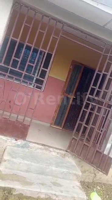 Room parlour selfcontain is available at owode llesa rent 350k running with water fully tiler kitchen cabinets paint agr photo 2