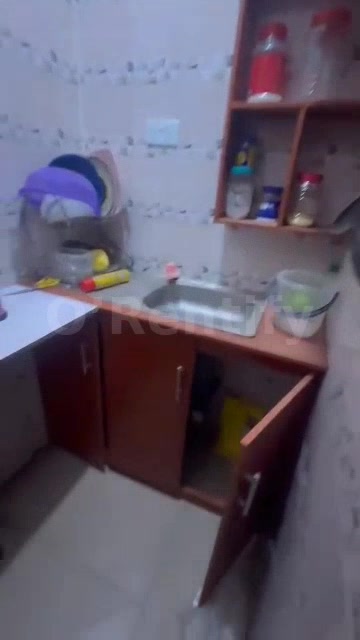 Dope room and parlour self contain is available at south aate Wardrobe Spacious Electricity Tiled Water runninc Fenced photo 3