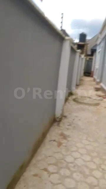 A standard room and parlour selfcon pop all through with full facilities is out for letting at odo after oke odu area cl photo 3