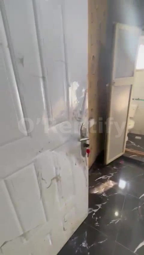 Now letting..............  Room self 700k at Abule oja   Let close deal today  Upstairs photo 6