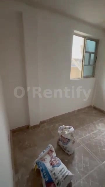 JUST OUT 🏠🏠  A neat and secure shop inside a well-maintained compound with private toilet, personal prepaid meter, ful photo 2