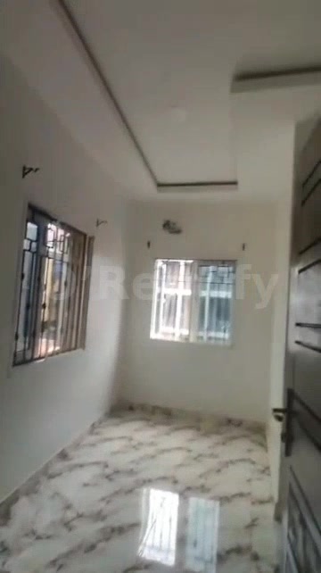 To let  A standard ROOMSELF contain at Shomolu off shipeolu rd  Rent 1m Sc 250k Caution 250k photo 6