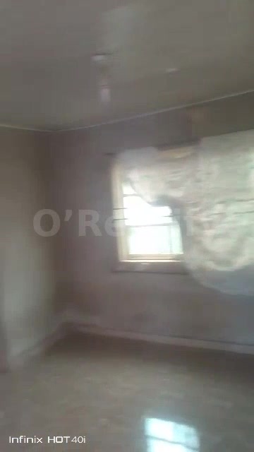 To let  Room and parlour self con half tiles water running olude area 300k photo 4