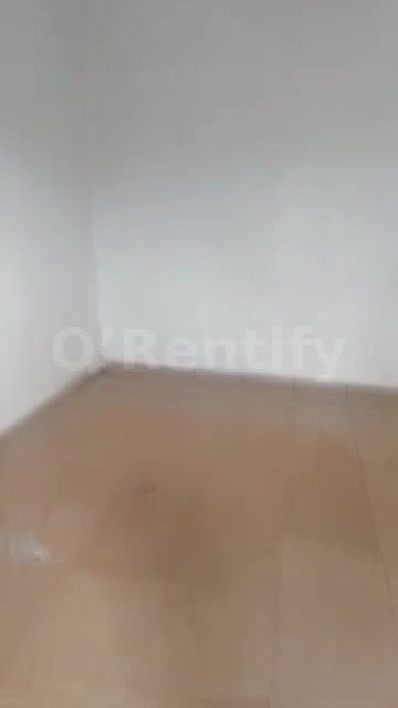 a neat Shop available to let photo 2