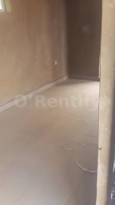 AYAN AGALU'S PROPERTIES:-  A Big new shop ( upstairs) faces a direct main road at popo station road Osogbo with full til photo 5