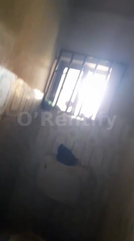 Self-contain available, around RCT, Southgate 10 mins to school Electricity Tuining water photo 5