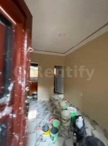 Executive, very decent, standard and nice spacious ROOMSELF CON downstairs with POP, screeded walls, lightnings, kitche