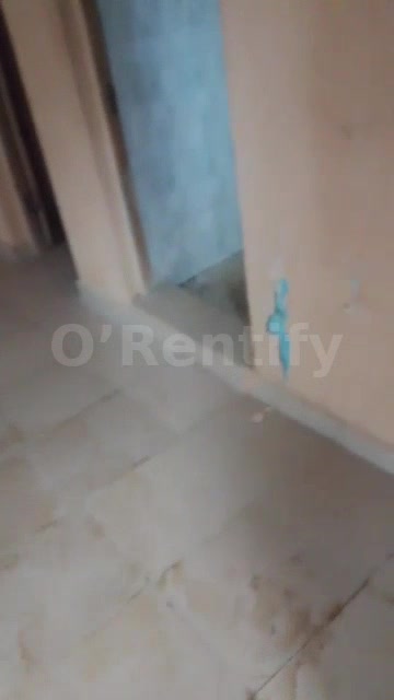 A ROOM SELF CONTAIN AT IJETU OLOWO OKERE WITH BORE HOLE WATER, WEL FENCED, WITH SEPARATE METER.  DIRECTLY FACE THE ROAD. photo 2