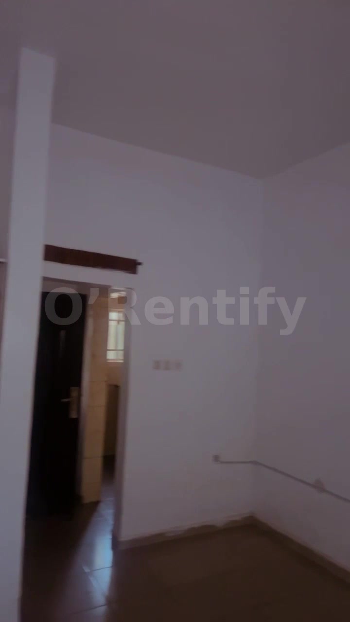 *TO LET* A spacious clean room self contain with AC at futa southgate, properly fenced with gate, in house security, war photo 2