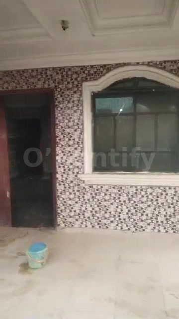 TO....... LET  3 bedroom flat full tiles running half p o p self compound at koledowo area is #500 k Contact Originality photo 2